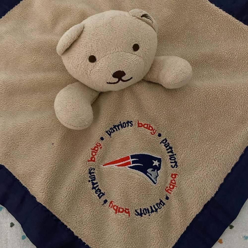Patriots bear lovey